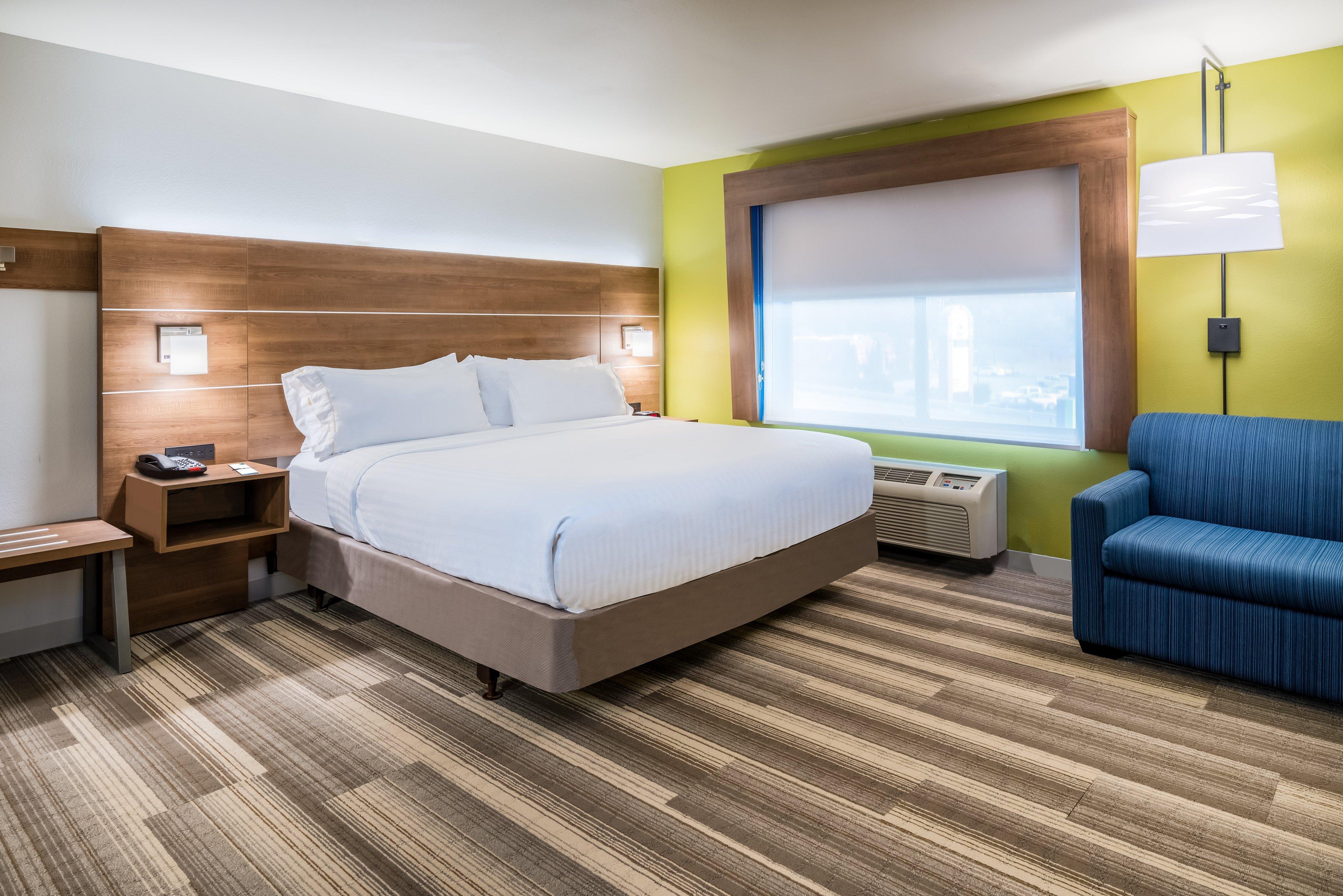 Holiday Inn Express & Suites Rocky Mount Smith Mountain Lake By Ihg Exterior photo